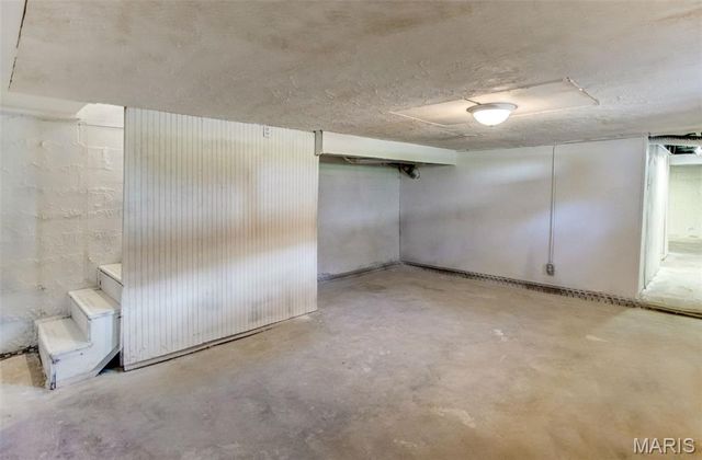 2425 La Salle Drive, Alton, IL 62002