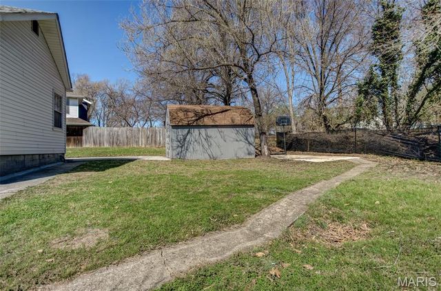 2425 La Salle Drive, Alton, IL 62002