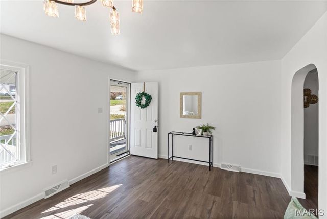 2425 La Salle Drive, Alton, IL 62002