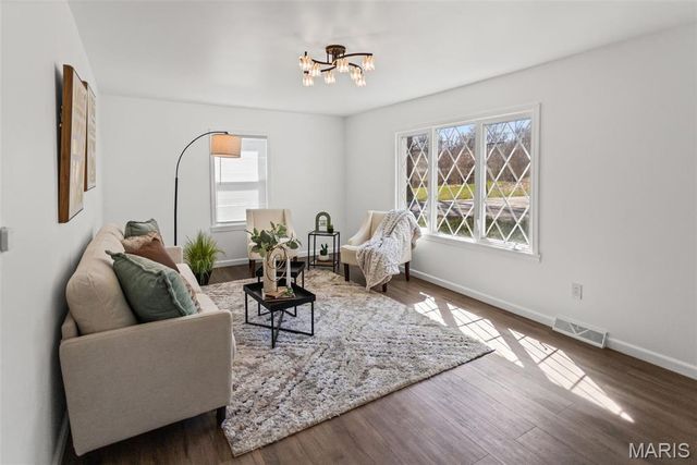 2425 La Salle Drive, Alton, IL 62002