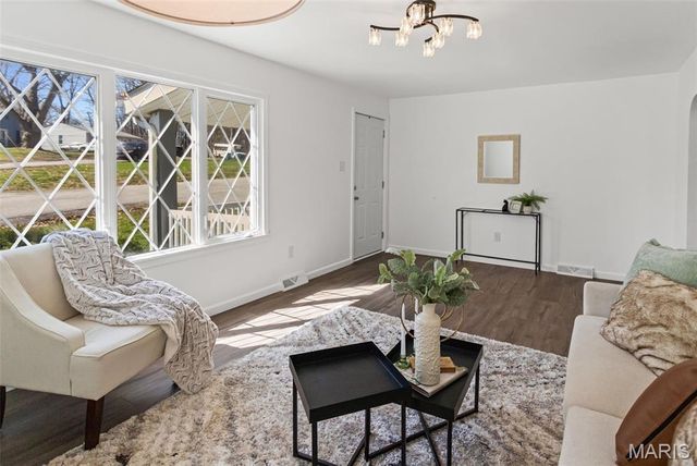 2425 La Salle Drive, Alton, IL 62002