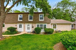 1312 woodcutter Lane C, Wheaton, IL 60189