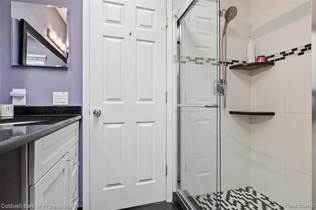 7210 Willow Oak Drive, West Bloomfield, MI 48324