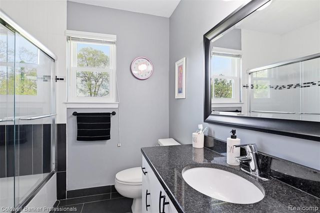7210 Willow Oak Drive, West Bloomfield, MI 48324
