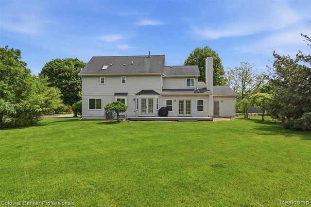 7210 Willow Oak Drive, West Bloomfield, MI 48324