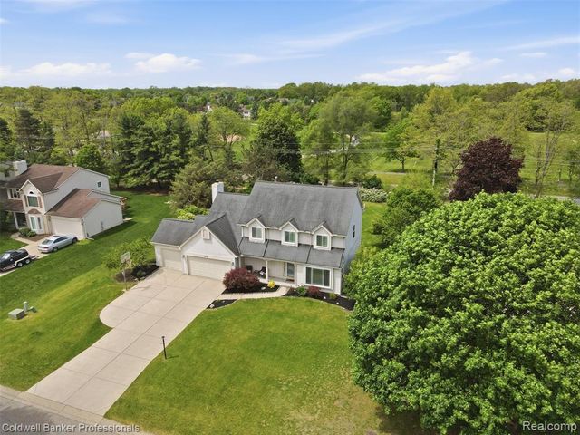7210 Willow Oak Drive, West Bloomfield, MI 48324