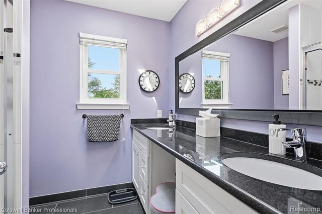 7210 Willow Oak Drive, West Bloomfield, MI 48324