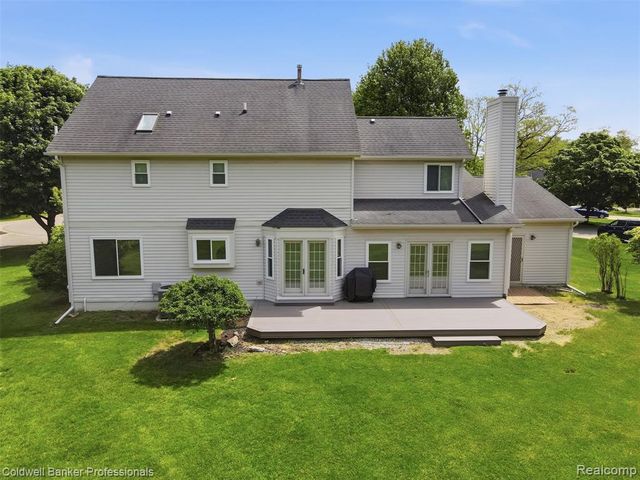 7210 Willow Oak Drive, West Bloomfield, MI 48324