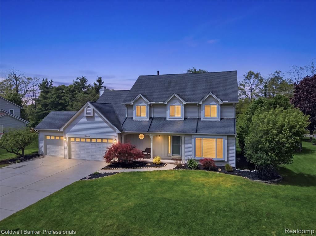 7210 Willow Oak Drive, West Bloomfield, MI 48324