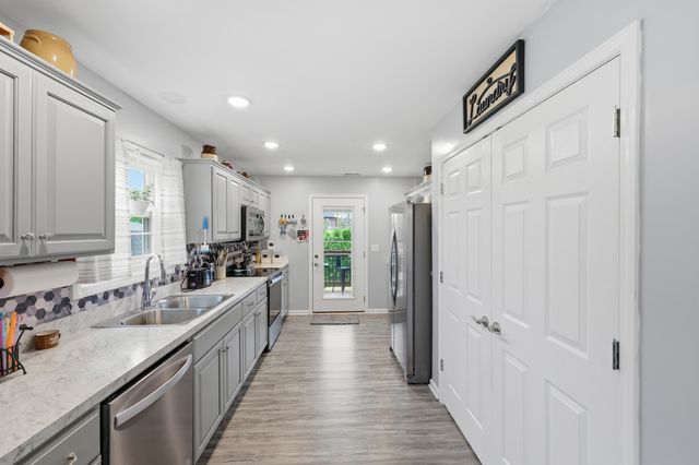 2017 Lucille Rt Court, Lawrenceburg, KY 40342