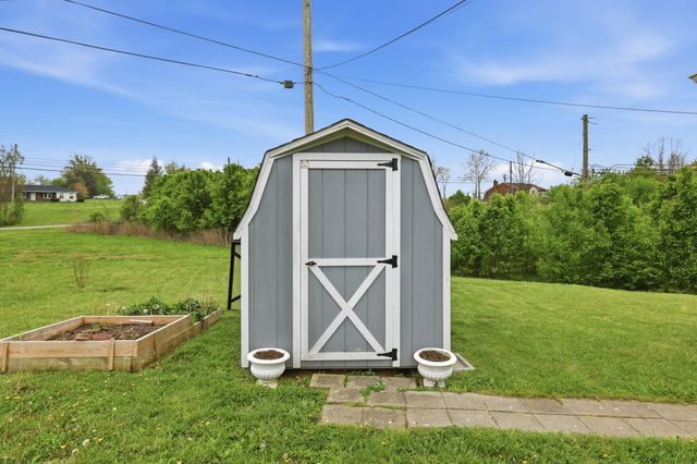 2017 Lucille Rt Court, Lawrenceburg, KY 40342
