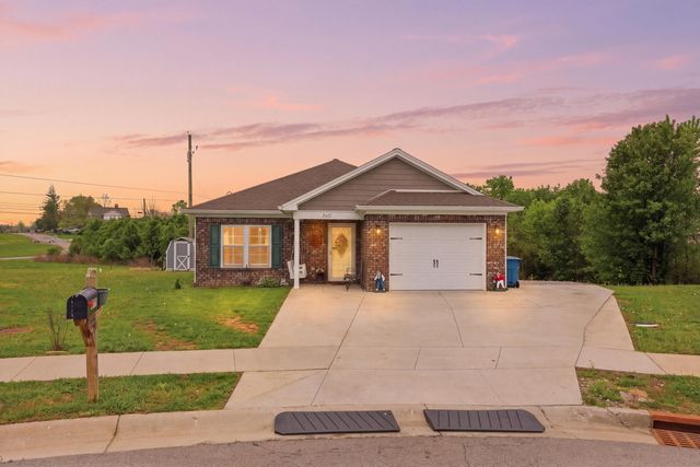 2017 Lucille Rt Court, Lawrenceburg, KY 40342