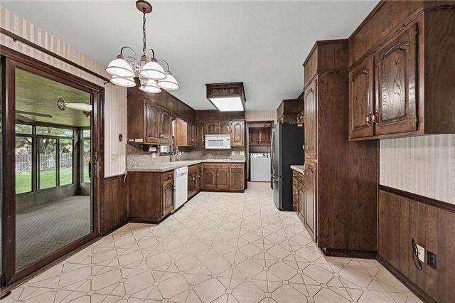 7030 Mill Creek Road, Shawnee, KS 66217