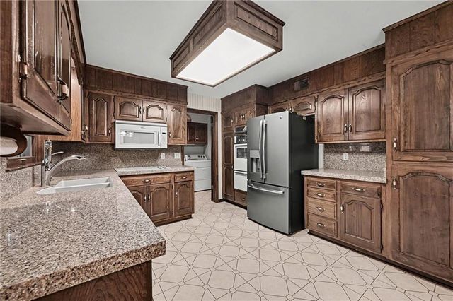 7030 Mill Creek Road, Shawnee, KS 66217