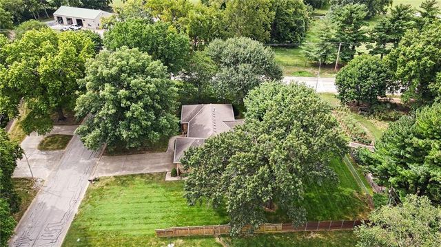 7030 Mill Creek Road, Shawnee, KS 66217