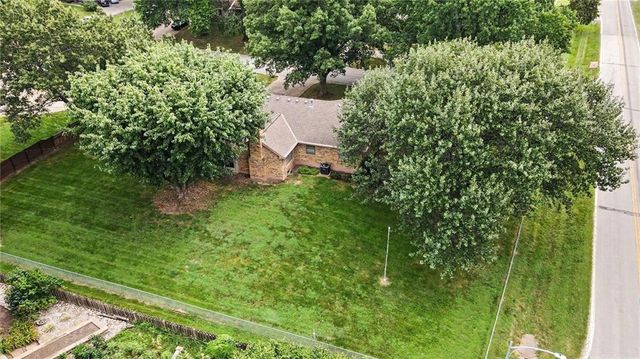 7030 Mill Creek Road, Shawnee, KS 66217