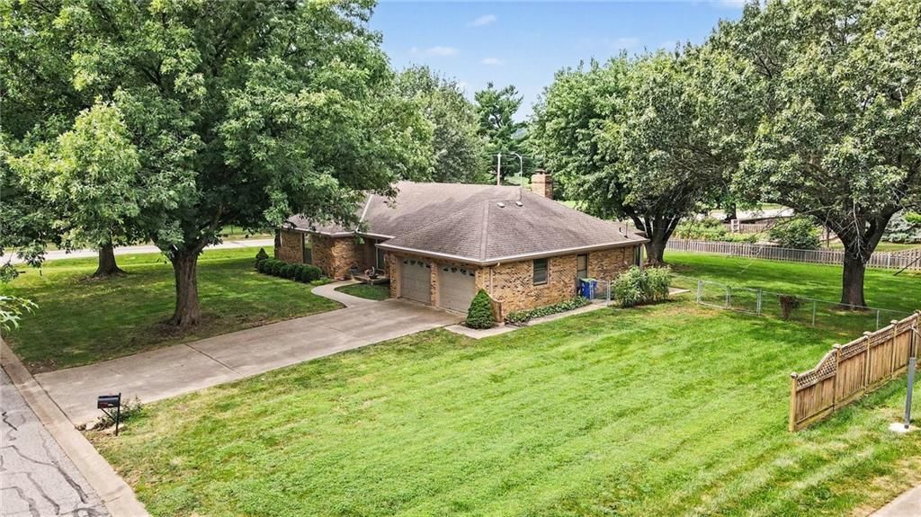 7030 Mill Creek Road, Shawnee, KS 66217