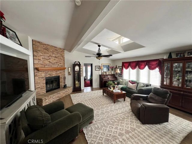 1550 Rimpau 114, Corona, CA 92881