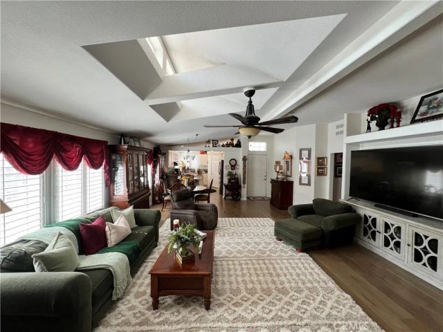 1550 Rimpau 114, Corona, CA 92881