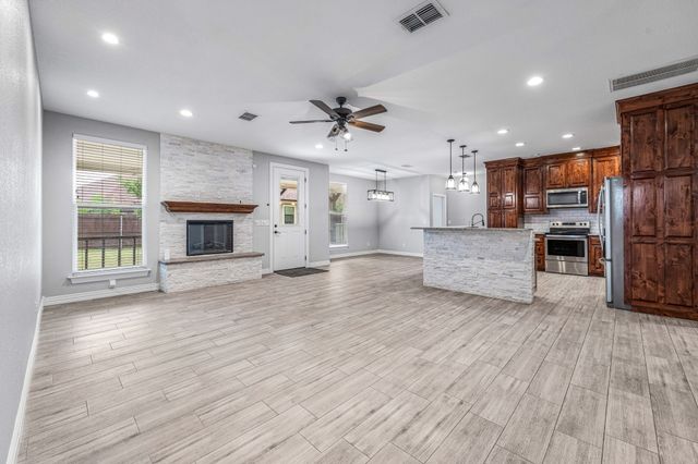 130 Elk Cove, Stephenville, TX 76401