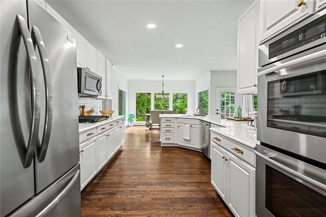 3317 Eagle Watch Drive, Woodstock, GA 30189