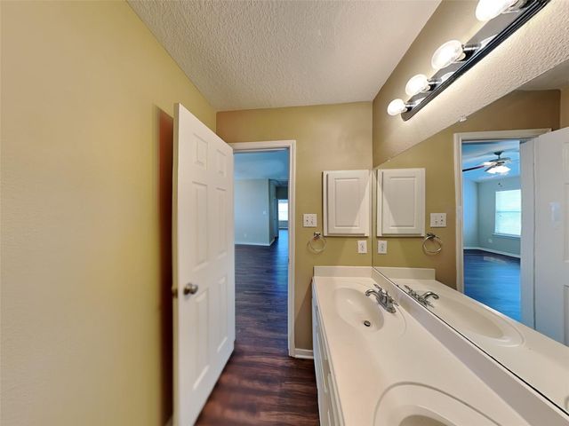 2902 Auburn Falls Lane, Houston, TX 77084