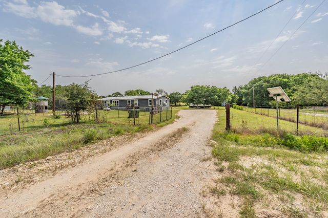 551 Sanger Drive, Springtown, TX 76082