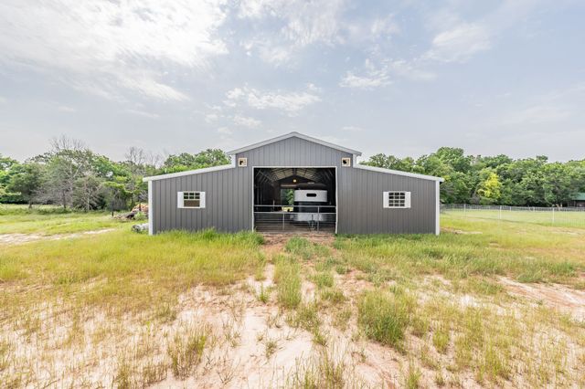551 Sanger Drive, Springtown, TX 76082