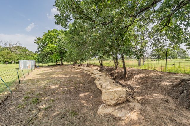551 Sanger Drive, Springtown, TX 76082