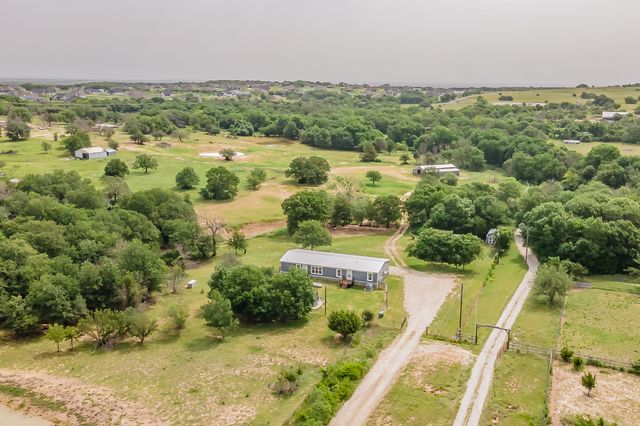 551 Sanger Drive, Springtown, TX 76082