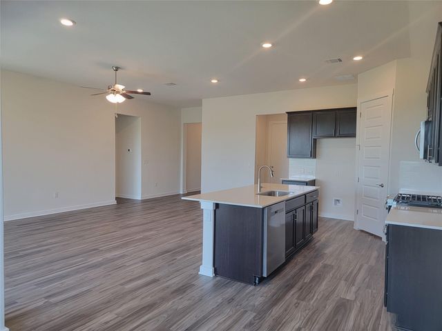 2040 Centerline LN, Georgetown, TX 78628