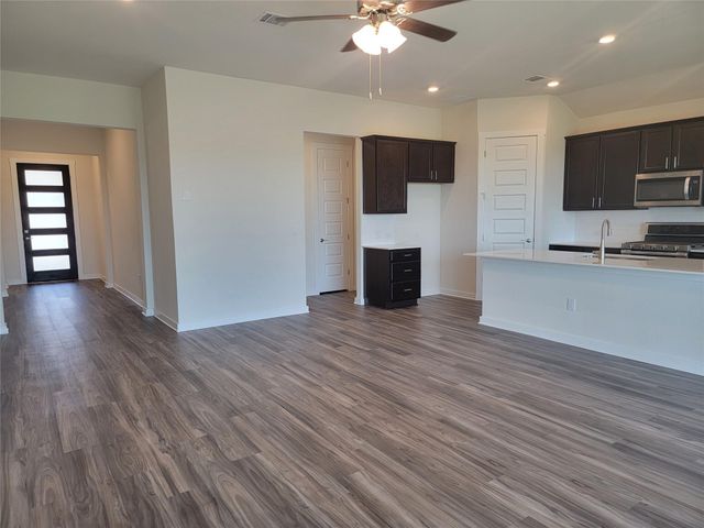 2040 Centerline LN, Georgetown, TX 78628