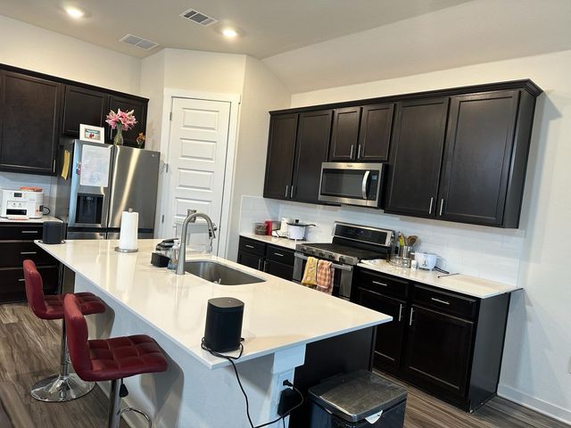 2040 Centerline LN, Georgetown, TX 78628