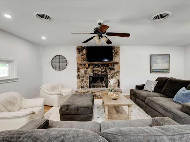 3511 Corto Avenue, Fort Worth, TX 76109