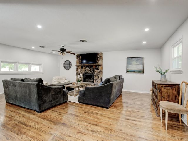 3511 Corto Avenue, Fort Worth, TX 76109