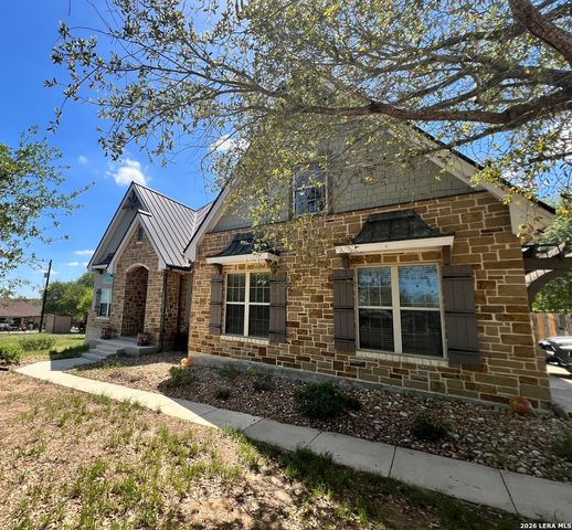 166 Big Oak Dr, Adkins, TX 78101
