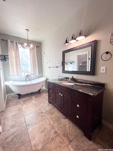 166 Big Oak Dr, Adkins, TX 78101