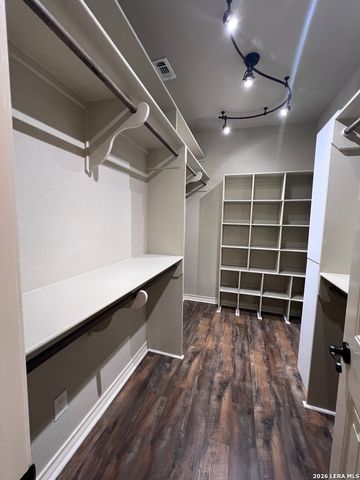 166 Big Oak Dr, Adkins, TX 78101