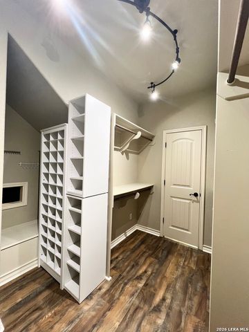 166 Big Oak Dr, Adkins, TX 78101