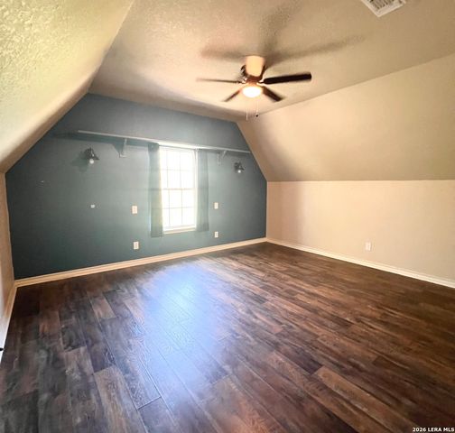 166 Big Oak Dr, Adkins, TX 78101