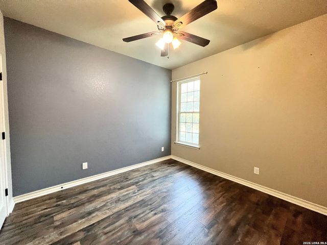 166 Big Oak Dr, Adkins, TX 78101