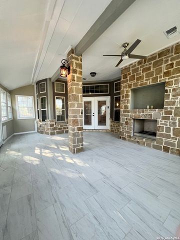 166 Big Oak Dr, Adkins, TX 78101