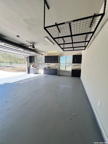 166 Big Oak Dr, Adkins, TX 78101