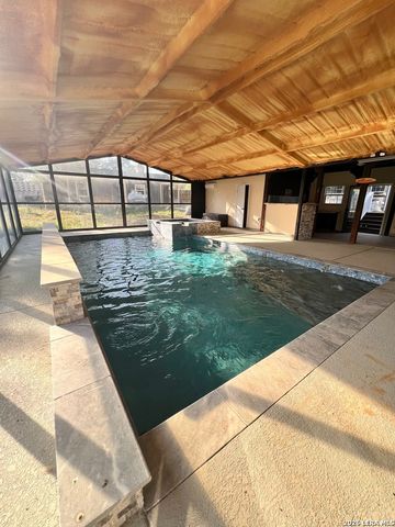 166 Big Oak Dr, Adkins, TX 78101