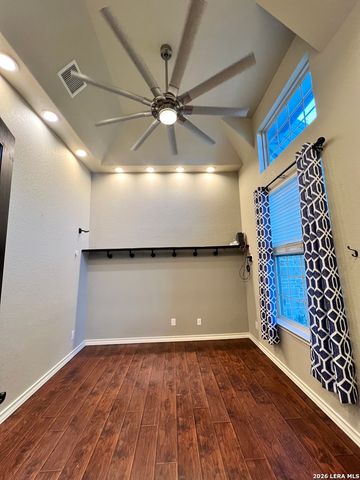 166 Big Oak Dr, Adkins, TX 78101