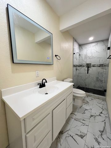 166 Big Oak Dr, Adkins, TX 78101