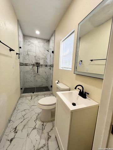 166 Big Oak Dr, Adkins, TX 78101