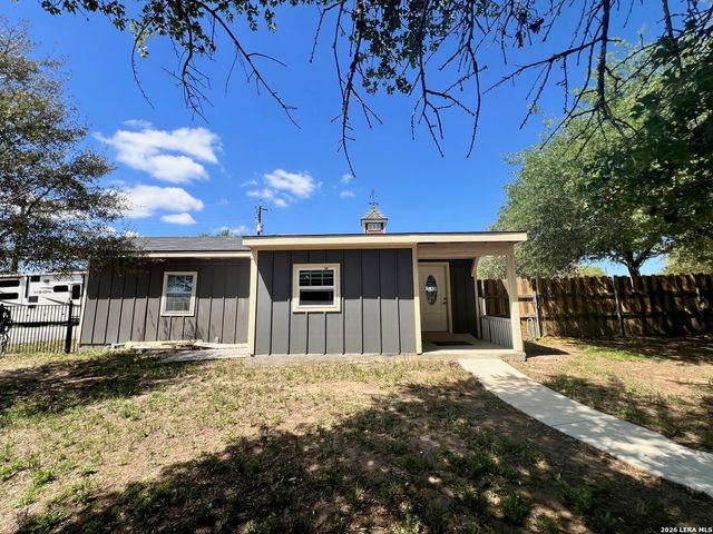 166 Big Oak Dr, Adkins, TX 78101