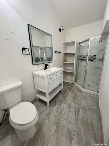 166 Big Oak Dr, Adkins, TX 78101