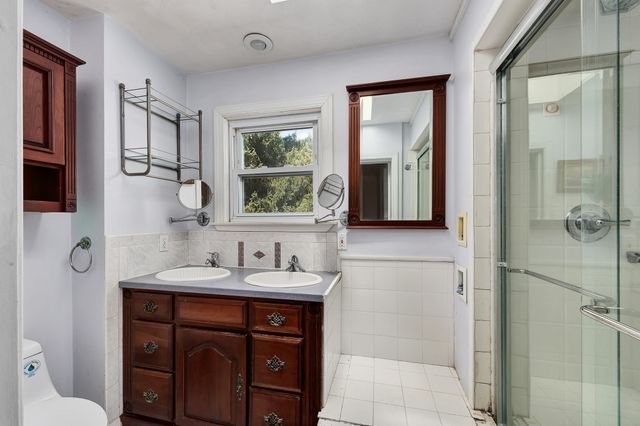 37 Riverdale Ave, Haverhill, MA 01835